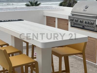 Playa Puerto Fiel, kilómetro 124 Panamericana Sur , Cañete, Lima 00001, Peru