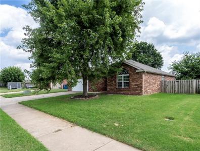 4002 SW Hansom LOOP, Bentonville, Arkansas 72712, USA
