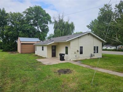 641 2ND ST, Holdingford, Minnesota 56340, USA