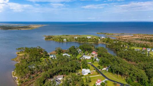 88 Oyster Point, Orientalisch, North Carolina 28571, USA