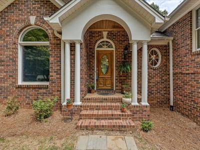 11902 Mountain Crest Circle, Charlotte, Karolina Północna 28216, USA