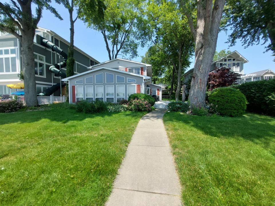 23675 N Shore Drive, Edwardsburg, Michigan 49112