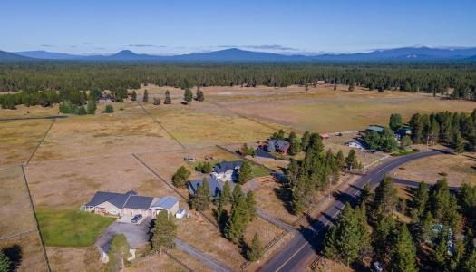 53475 Bridge Drive, La Pine, 俄勒冈州 97739, 美国
