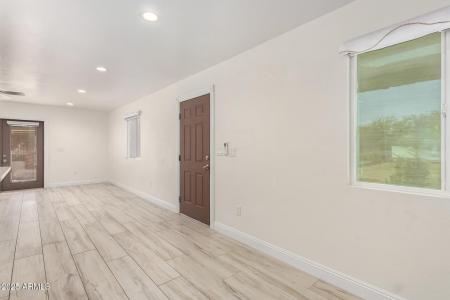 2056 W DOBBINS Road, Phoenix, アリゾナ 85041, アメリカ合衆国