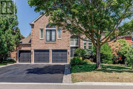 331 BINNS AVENUE, Newmarket (glenway Estates), Ontario L3X 1T6, Canada