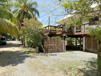 4-Bedroom Home Near the Beach in Sandy Bay, Roatan, Honduras , Roatán, Islas De La Bahía 34101, Honduras