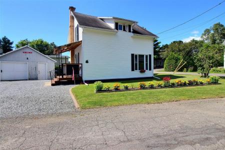 16  Rue Lejeune, Témiscouata-sur-le-Lac, كيبيك G0L 1E0, كندا 
