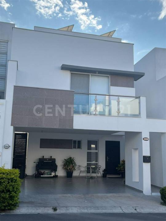 Cumbres Britania ,, García, Nuevo León 66036, Messico