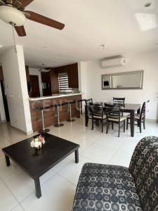 Cumbres Britania ,, García, Nuevo León 66036, Messico