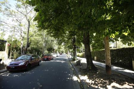 13 C Entre Cantilo y 472 , La Plata, GBA Sur 00001, Argentina