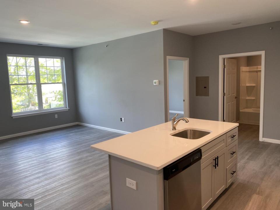 95 N White Horse Pike #b205 B205, SOMERDALE, ניו ג'רזי 08083, ארצות הברית של אמריקה