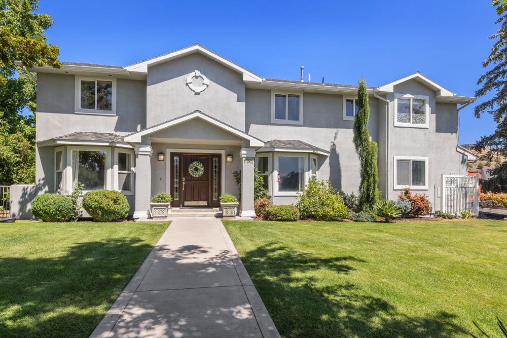 1781 QUAIL RIDGE RD., Klamath Falls, オレゴン 97601, アメリカ合衆国