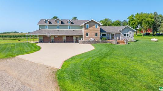 411 West St, Pierson, Iowa 51048, USA