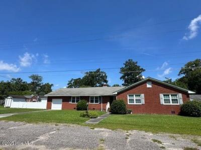 6812 Brooks Alley, Grifton, NC 28530, USA