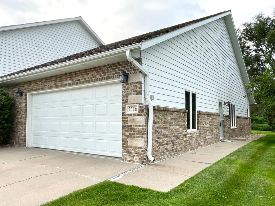 2316 W 42nd Street, Kearney, Nebraska 68845-1230