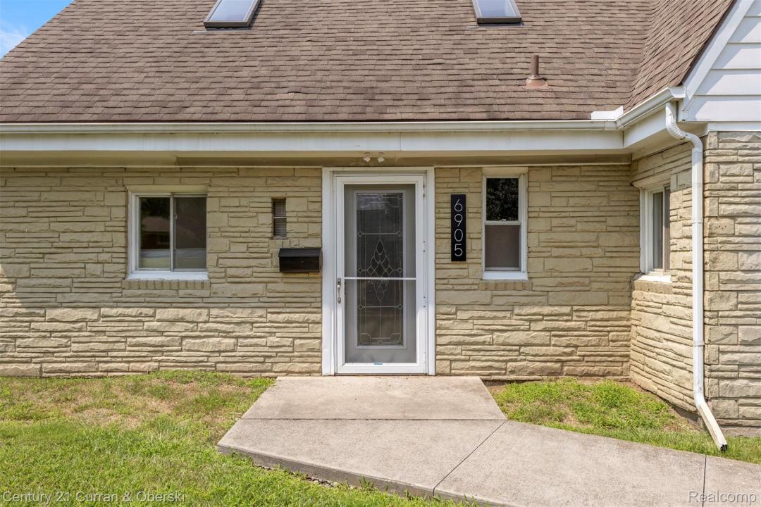 6905 N Beech Daly Road, Dearborn Heights, Michigan 48127