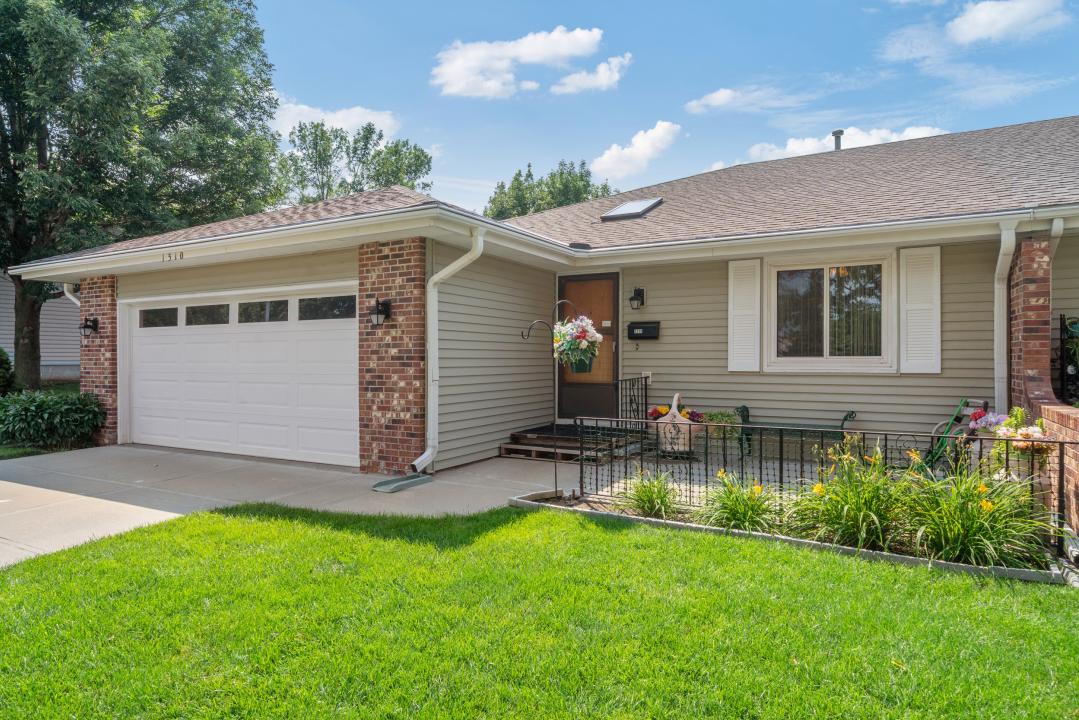 1310 Edgewood Blvd, Papillion, Nebraska 68046