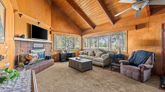 646 Arth Dr., Crestline, 加利福尼亚州 92325, 美国