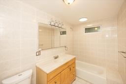 51 south lenox street unit 2, worcester, Massachusetts 01602, USA