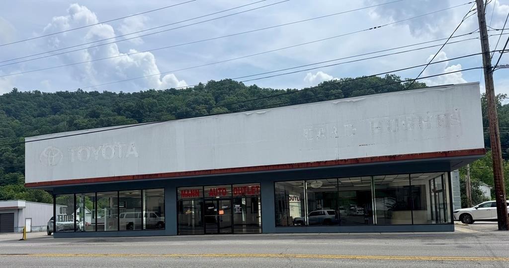912 South Lake Drive, Prestonsburg, Kentucky 41653, USA