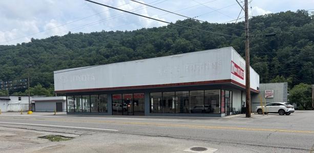 912 South Lake Drive, Prestonsburg, Kentucky 41653, USA