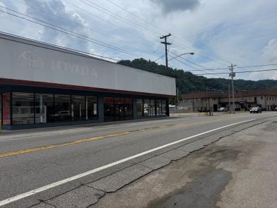 912 South Lake Drive, Prestonsburg, Kentucky 41653, USA