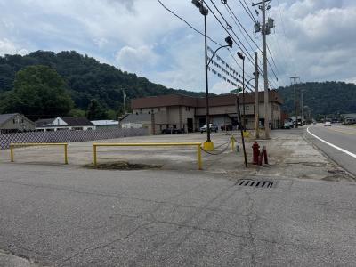 912 South Lake Drive, Prestonsburg, Kentucky 41653, USA