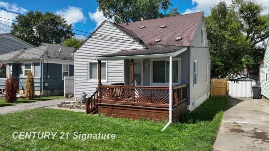 3918 Larchmont, Flint, Michigan 48532, USA