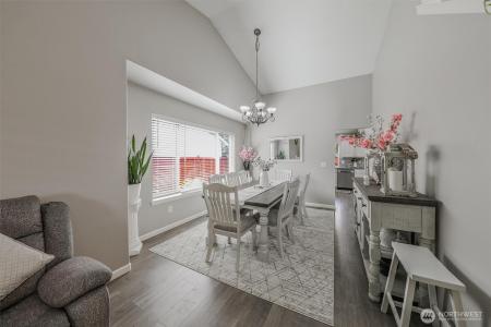 18824 Silver Creek Avenue, Puyallup, Washington 98375, USA