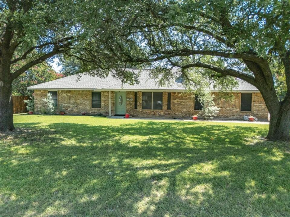 140 Mabry Lane, Red Oak, Texas 75154, USA