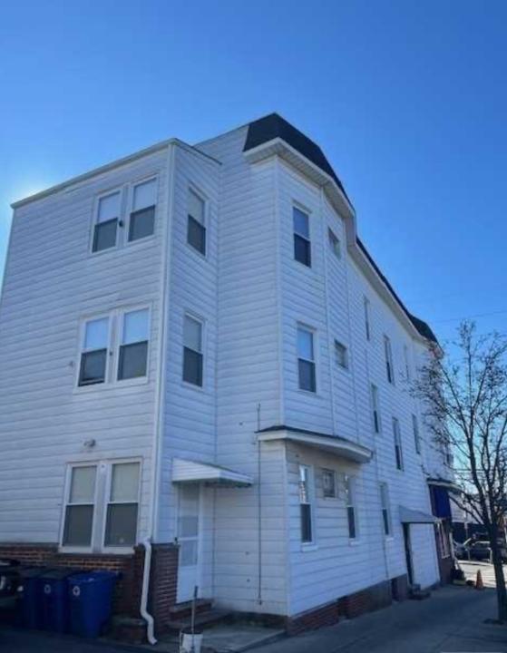 176 SHAW ST, APT 3, Garfield, ニュージャージー 07026, アメリカ合衆国