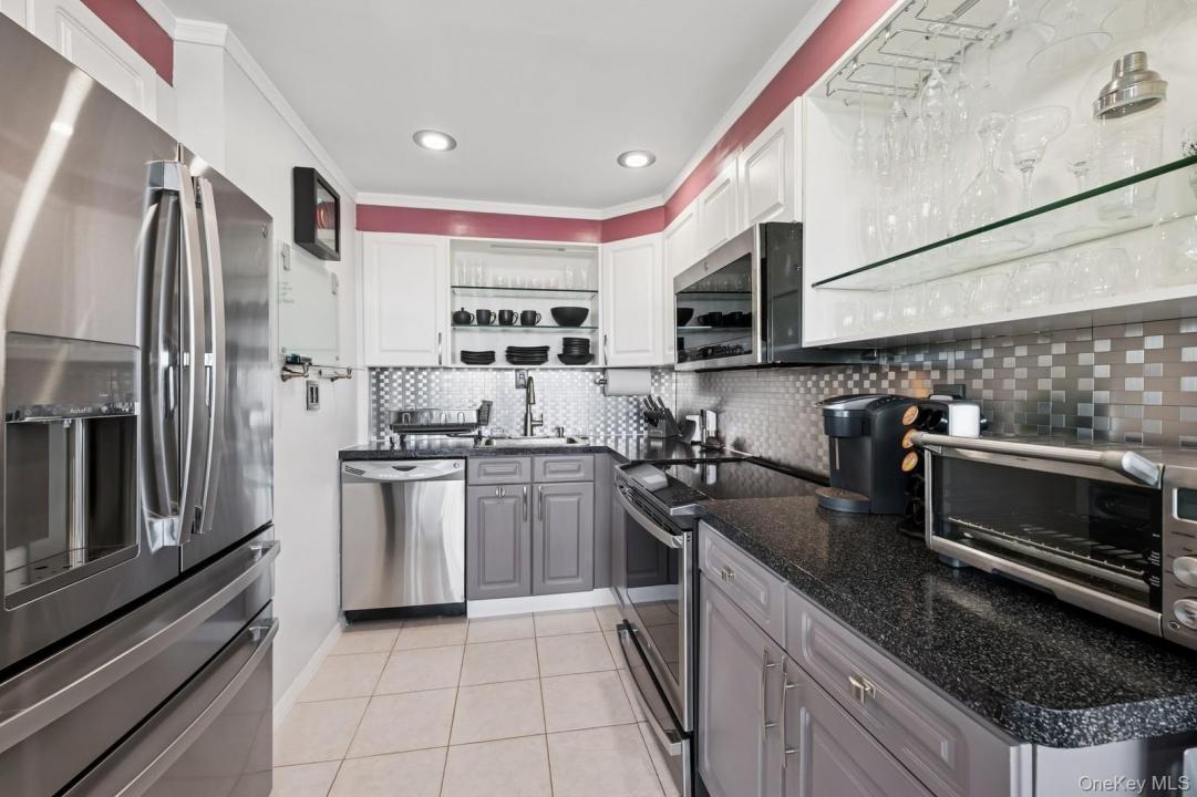 162-40 9th Avenue unit: 8B 8B, Beechhurst, New York 11357