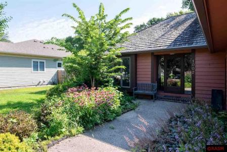 1002 Oak Terrace Drive, North Mankato, Minnesota 56003, Estados Unidos