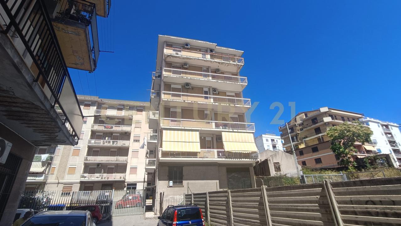 Via Adolfo Celi, Messina, Sicilia 98124, Ý