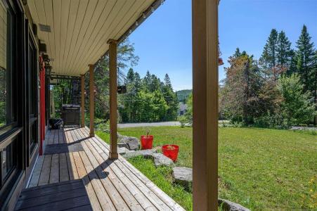 3205 Rue Carignan, Sainte-Adèle, Quebec J8B 3E1, Kanada