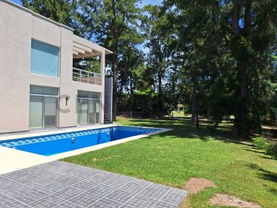 Calle Los Cisnes 2, Berazategui, GBA Sur 1885, Argentina