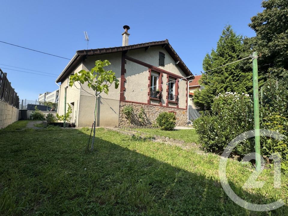 St Denis, Isla De Francia 93210, Francia