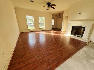 328 Shelby Claire, Houma, Louisiana 70360, USA