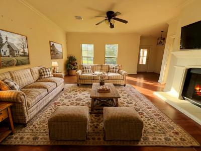 328 Shelby Claire, Houma, 路易西安纳州 70360, 美国