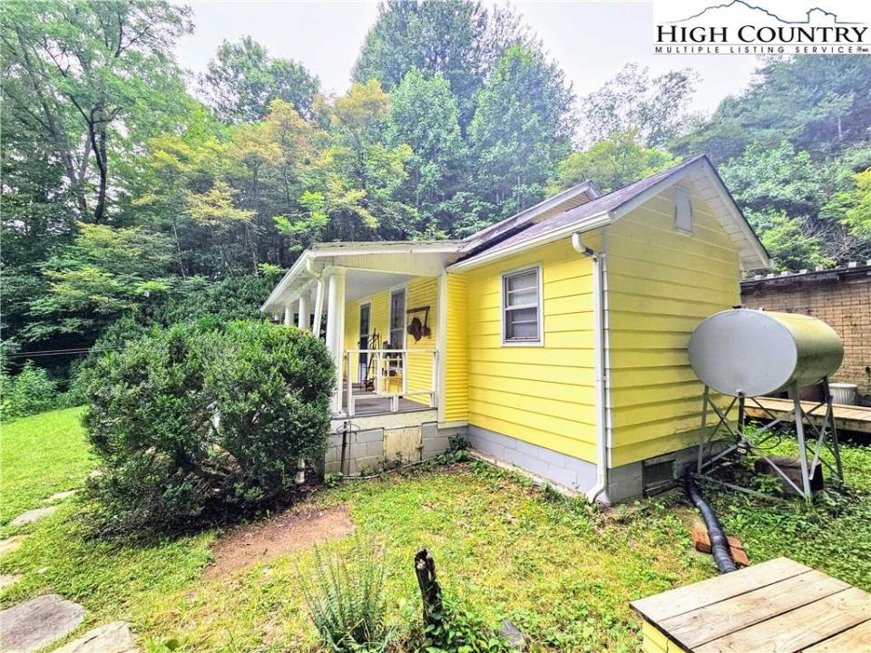 13296 NC Hwy 194, Lansing, Caroline Du Nord 28643, États-Unis