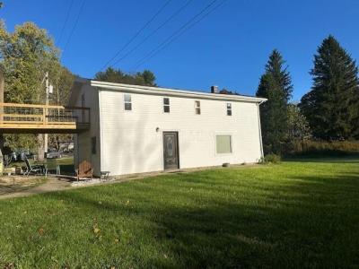 10081 St. Rt. 93 N, New Straitsville, Ohio 43766, USA