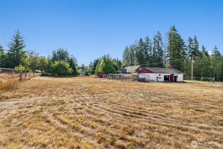 1335 Centralia Alpha Road, Chehalis, Washington 98532