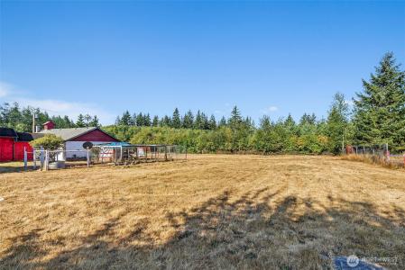 1335 Centralia Alpha Road, Chehalis, Washington 98532