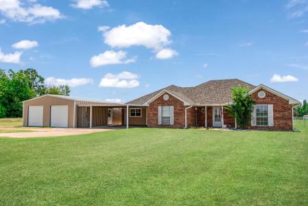 201 Fm 906 W, Powderly, Texas 75473-3106, USA