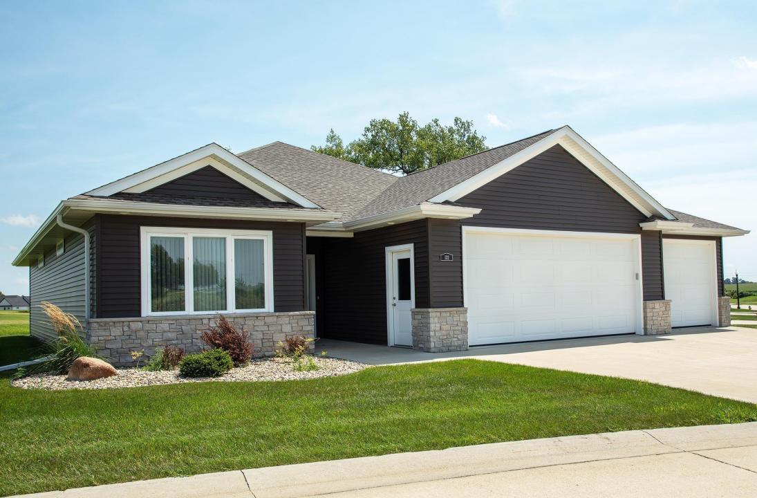 132 Fairway Dr, Waverly, Iowa 50677