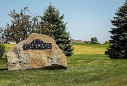 132 Fairway Dr, Waverly, Iowa 50677