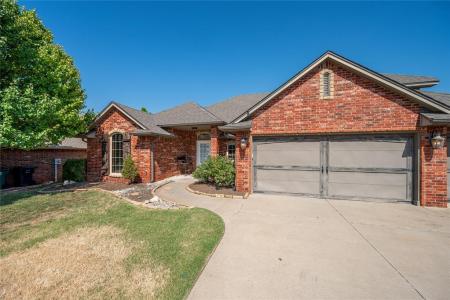 16209 Old Oak Drive, Edmond, Oklahoma 73013, USA