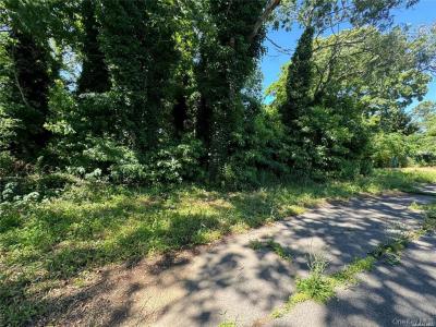 215 Cortland Street, Copiague, New York 11726, Amerika Birleşik Devletleri