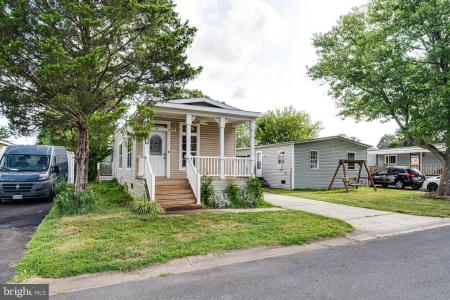 4252 Airline Parkway, Chantilly, Virginia 20151, USA