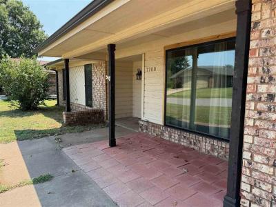 7708 SW Delta, Lawton, Oklahoma 73505, USA